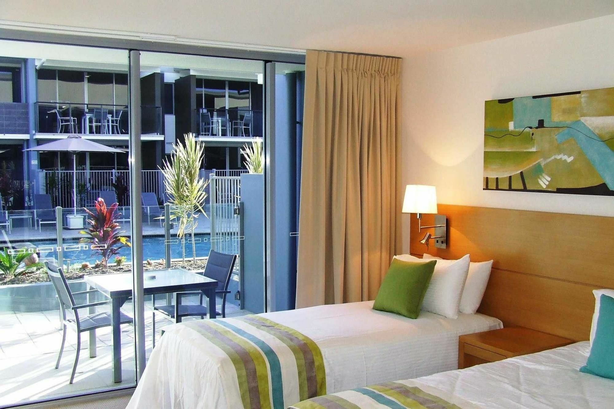 Ramada By Wyndham Hervey Bay Exterior foto A room at the Mantra Crown Towers