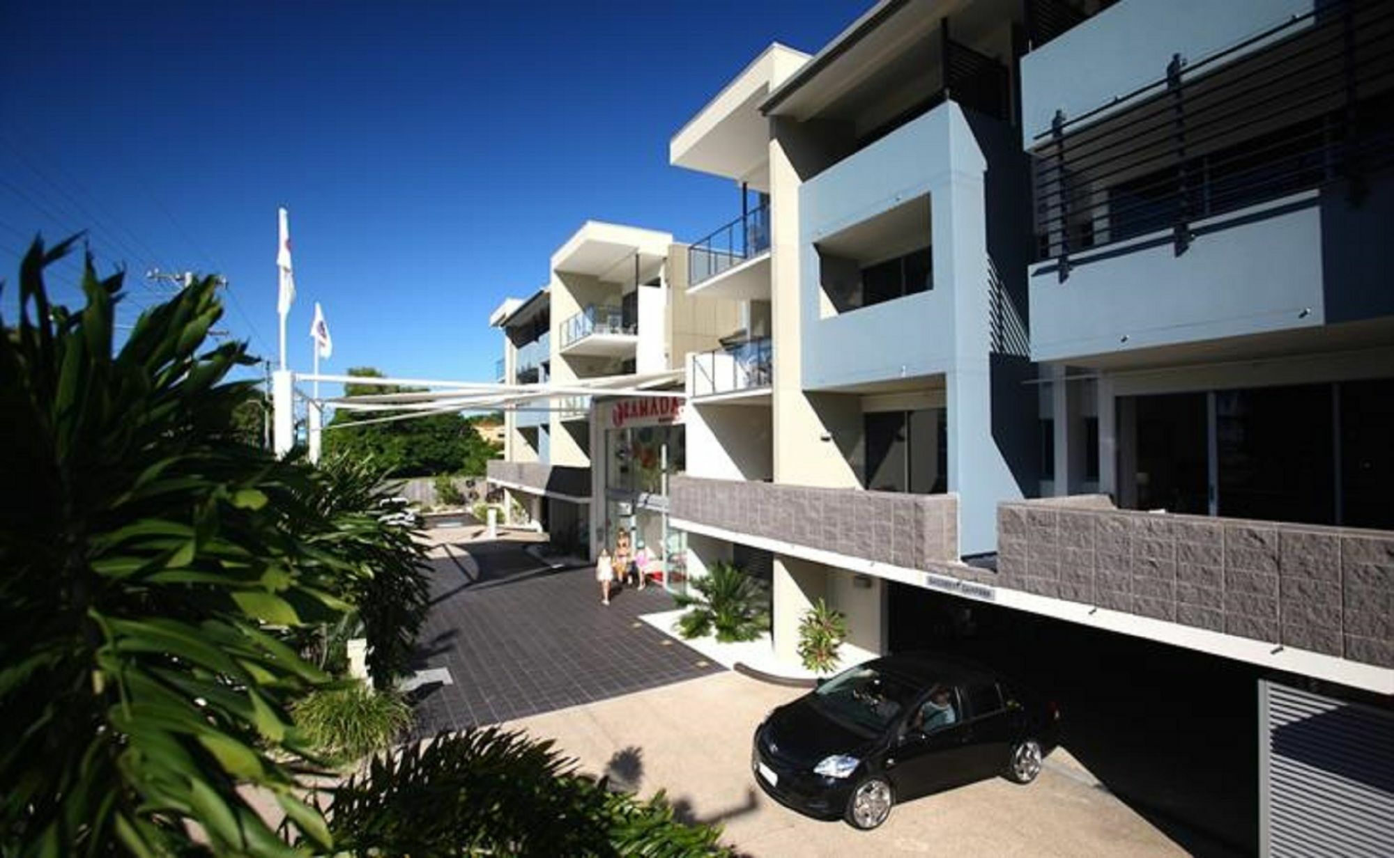 Ramada By Wyndham Hervey Bay Exterior foto The hotel's entrance