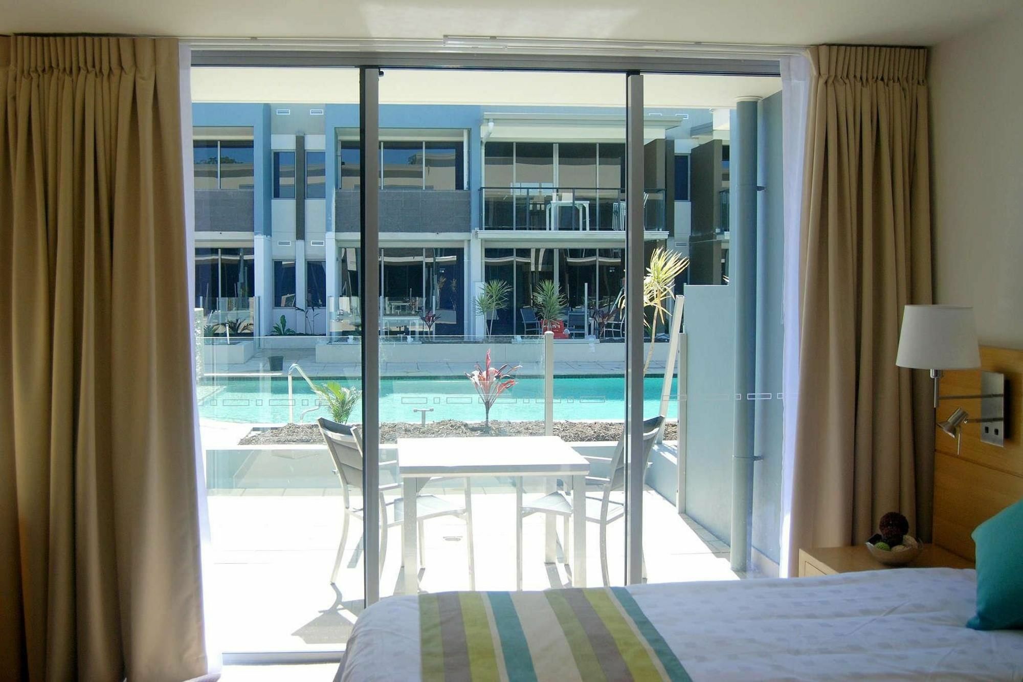 Ramada By Wyndham Hervey Bay Quarto foto A room at the hotel
